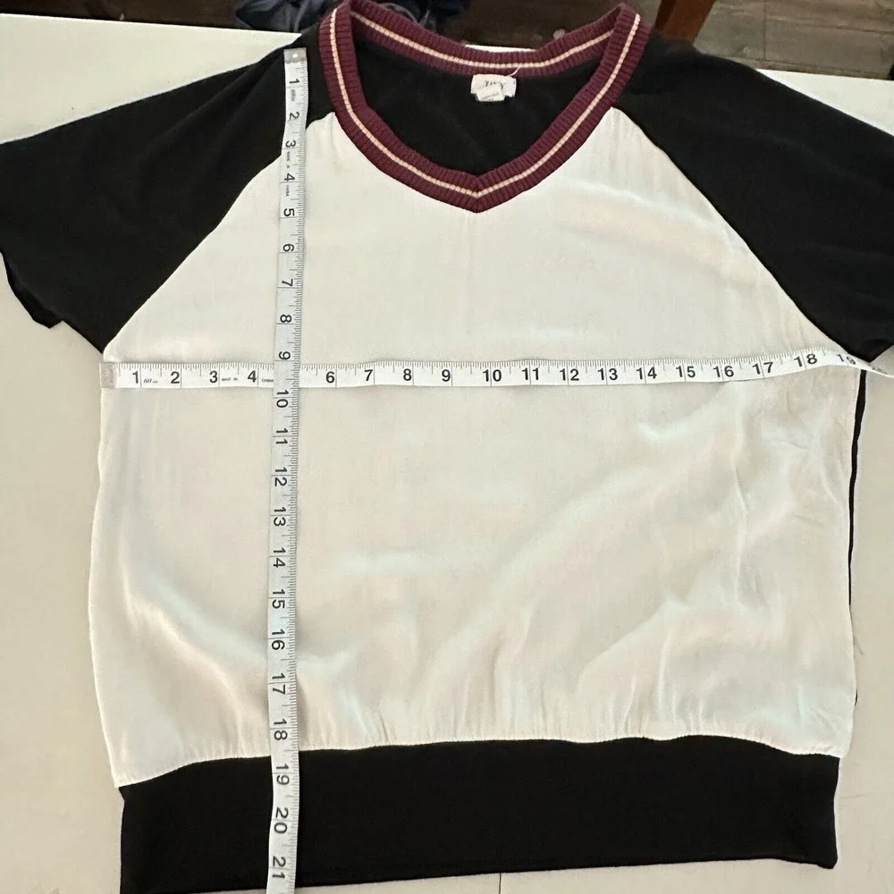 TINY Anthropologie Retro Woman's Top Raglan Baseball Top Small - Picture 7 of 7